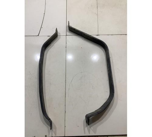 Крепление топливного бака