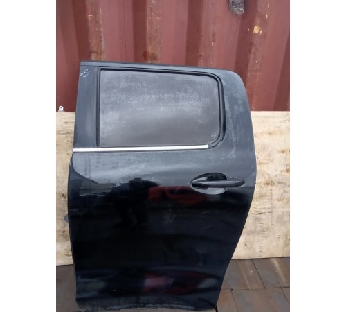 Дверь задняя левая в сборе