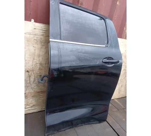 Дверь задняя левая в сборе