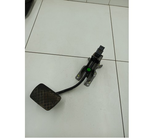 Педаль тормоза с датчиком стоп сигнала