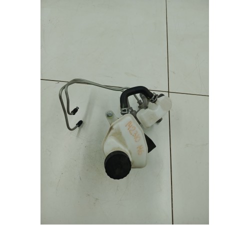 Главный тормозной цилиндр с бачком