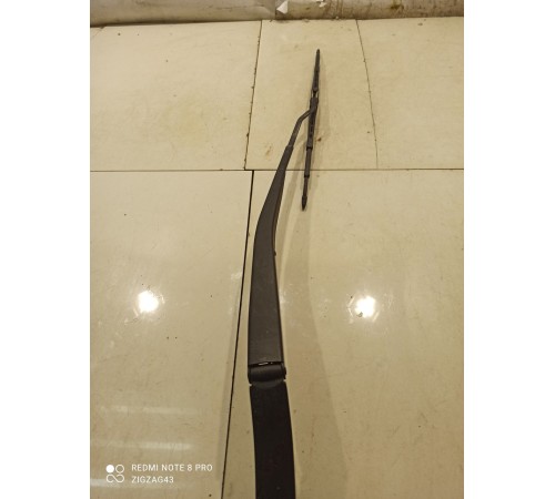 Поводок стеклоочистителя (правый)