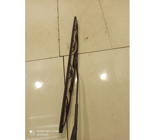 Поводок стеклоочистителя (правый)