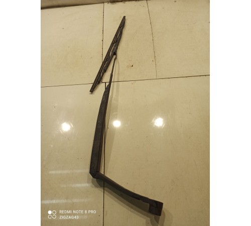 Поводок стеклоочистителя (правый)