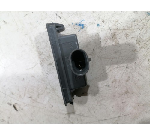 Плафон внутреннего освещения салона