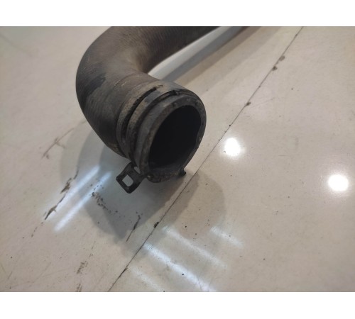 Патрубок системы охлаждения