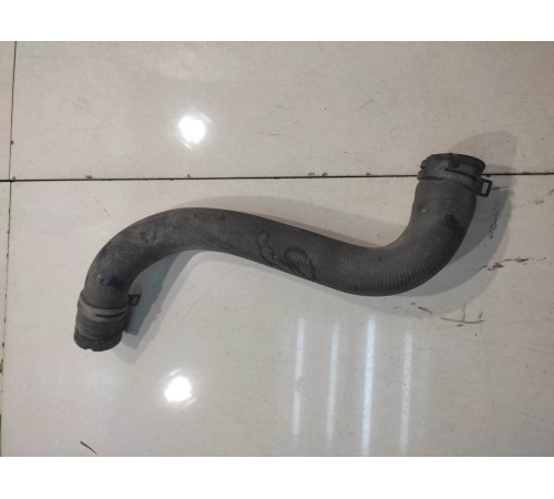 Патрубок системы охлаждения