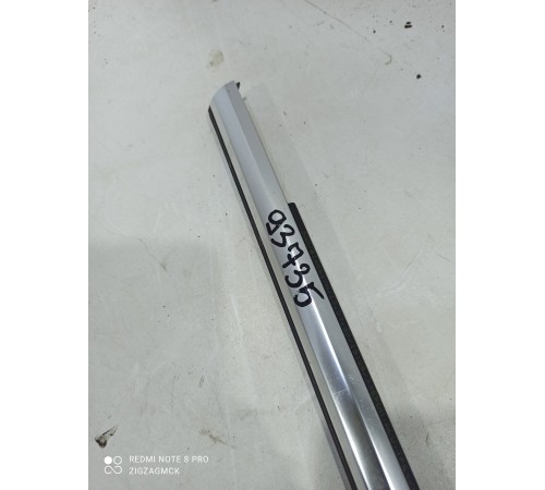 Уплотнитель стекла (задний правый наружный)