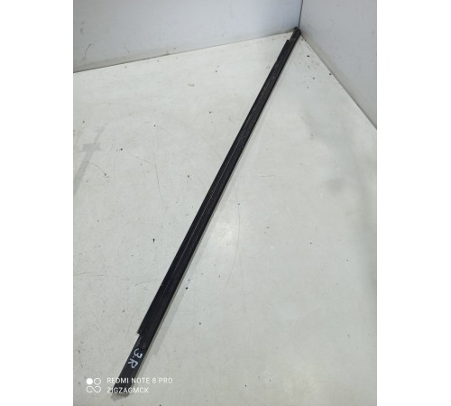 Уплотнитель стекла (задний правый наружный)