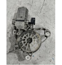 Моторчик стеклоподъемника передний левый