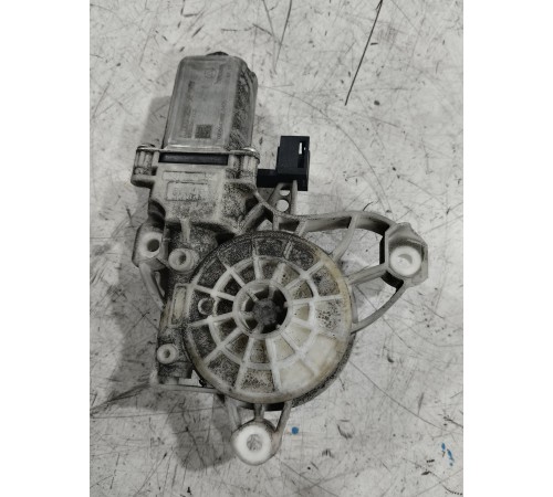 Моторчик стеклоподъемника передний левый