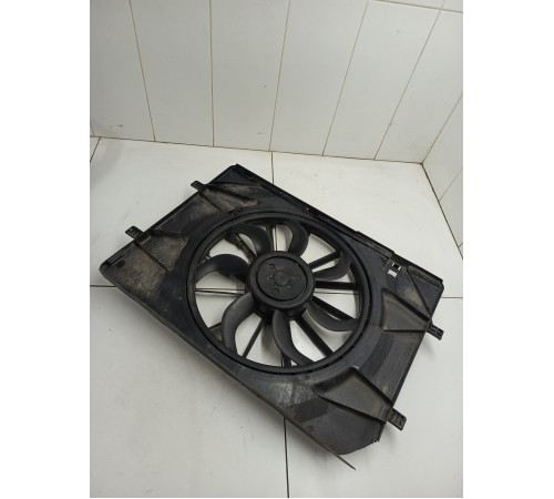 Диффузор радиатора в сборе