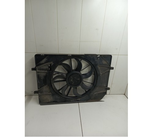 Диффузор радиатора в сборе