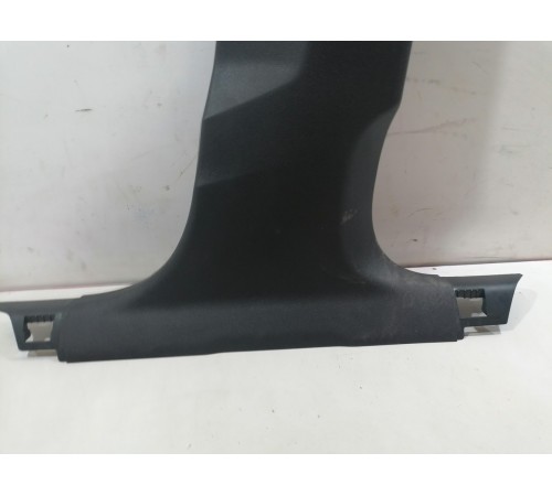 Обшивка центральной стойки правая нижняя