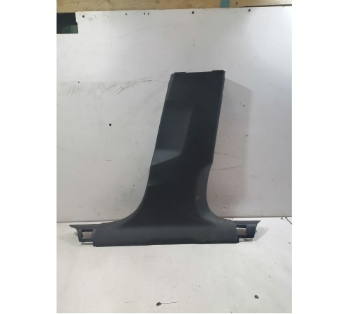 Обшивка центральной стойки правая нижняя