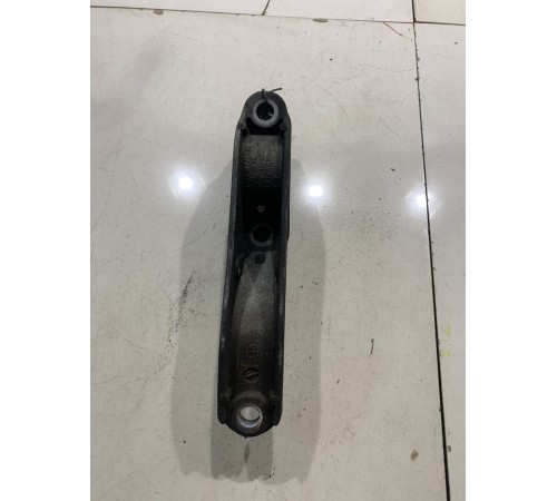 Кронштейн переднего стабилизатора левый