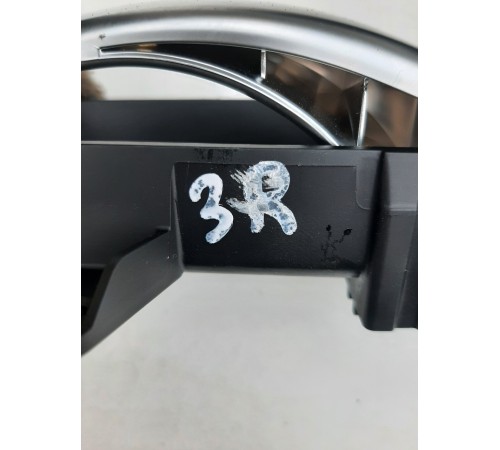 Ручка двери (задняя правая внутренняя)