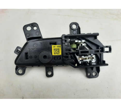 Ручка двери (задняя правая внутренняя)