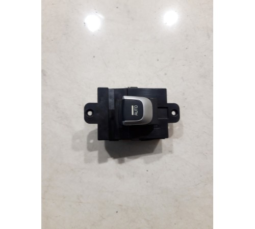 Кнопка стеклоподъемника (задняя левая)