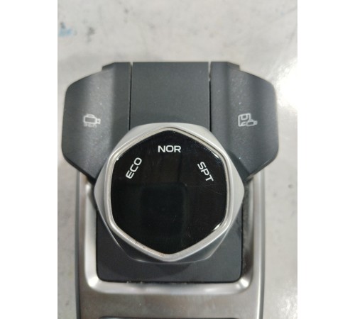 Блок кнопок многофункциональных центральной консоли джойстик