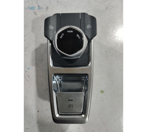 Блок кнопок многофункциональных центральной консоли джойстик