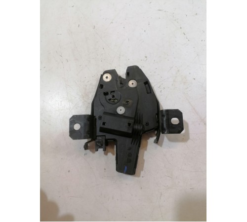 Замок крышки багажника левый