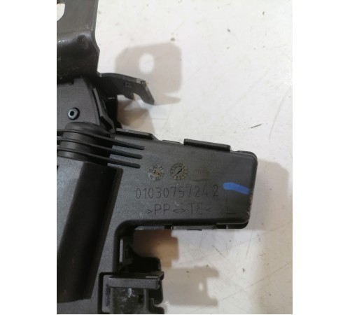 Замок крышки багажника левый