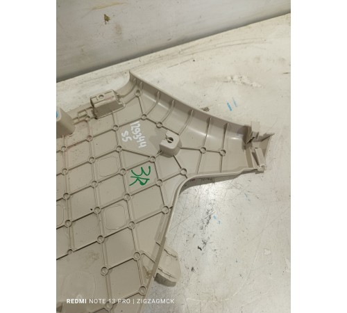 Обшивка задней стойки правая