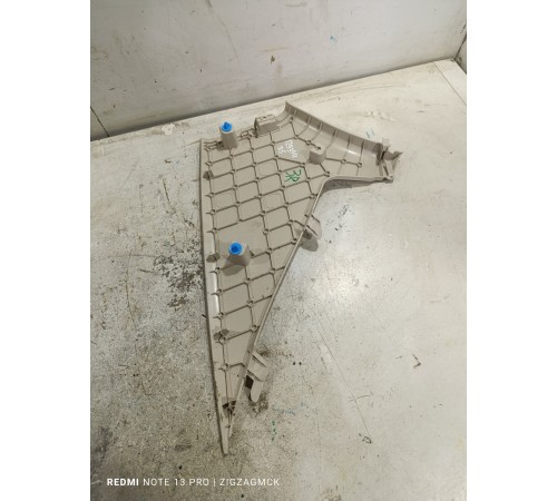 Обшивка задней стойки правая