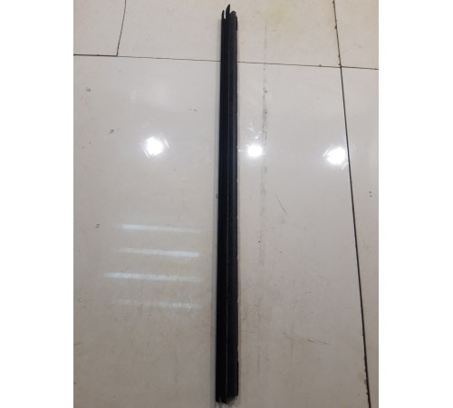 Уплотнитель стекла (задний, правый)