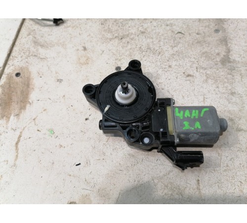 Моторчик стеклоподъемника задний левый