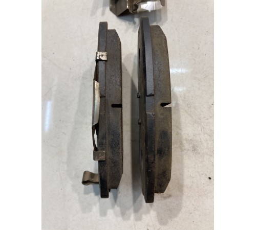 Колодки тормозные (передние)