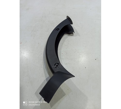 Накладка (кожух) петли крышки багажника левая