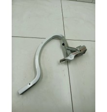 Петля крышки багажника левая