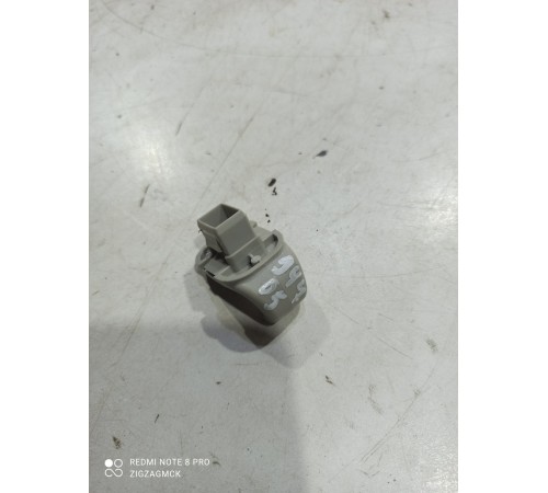 Фиксатор солнцезащитного козырька левый