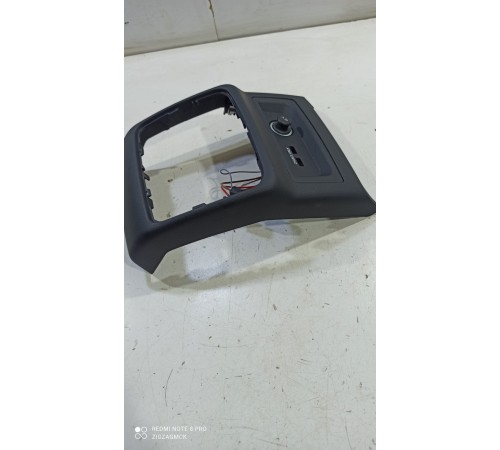 Накладка центральной консоли (задняя)