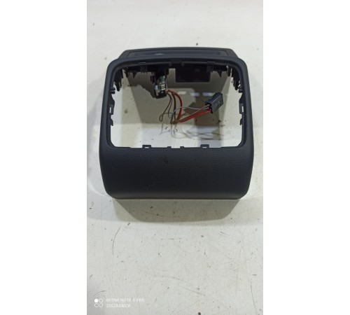 Накладка центральной консоли (задняя)