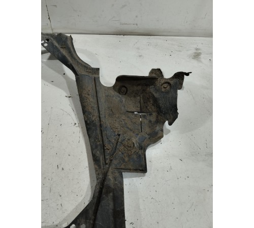 Защита днища кузова правая