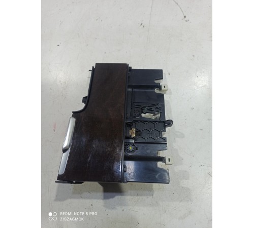 Пепельница (вещевой ящик)