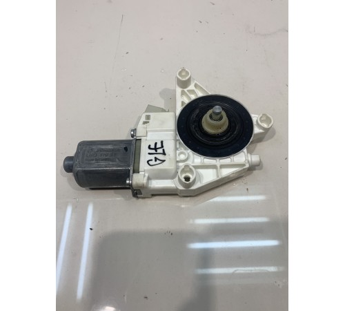 Моторчик стеклоподъемника передний правый