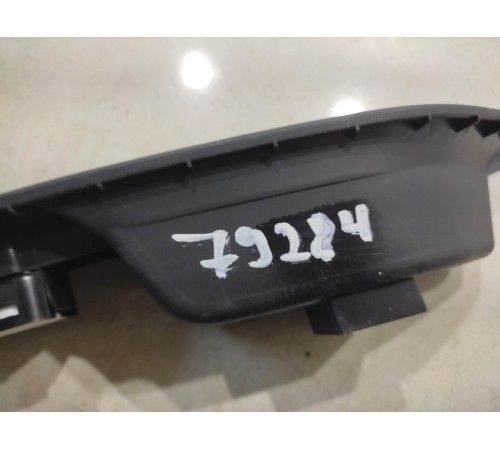 Кнопка стеклоподъемника (задняя, левая)