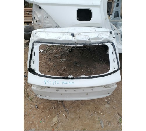 Крышка багажника (пятая дверь)