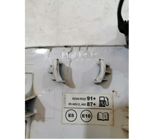 Лючок бензобака