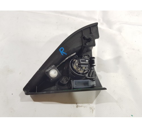 Угол двери передний правый внутренний с динамиком