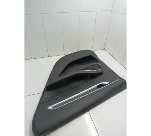 Обшивка двери задняя правая