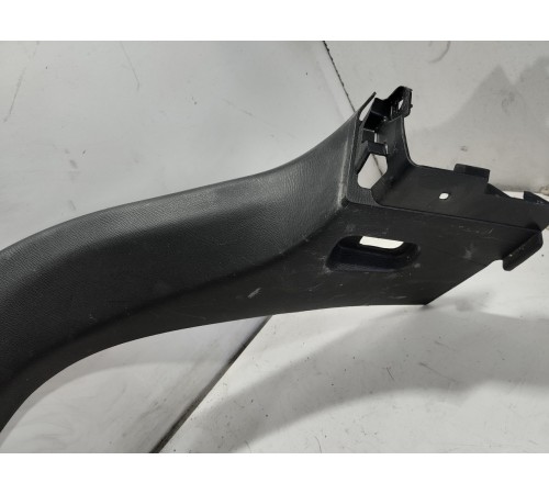 Обшивка багажника правая