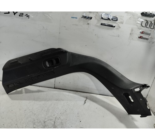 Обшивка багажника правая