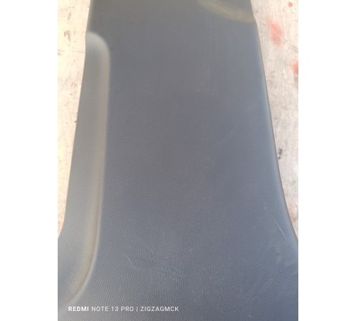 Обшивка центральной стойки левая нижняя