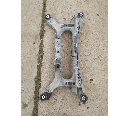 Балка подвески (подрамник) задняя