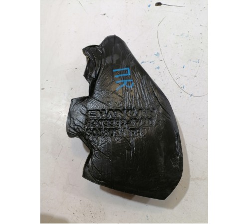 Уплотнитель крыла правый